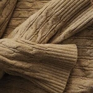 Hollister icon logo  knit jumper in sand